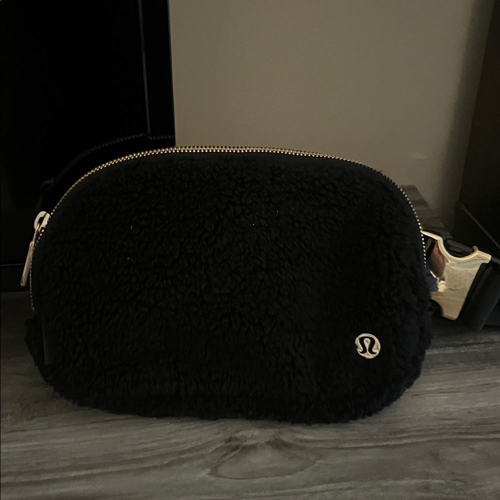 lululemon athletica Black Sherpa Crossbody Bag